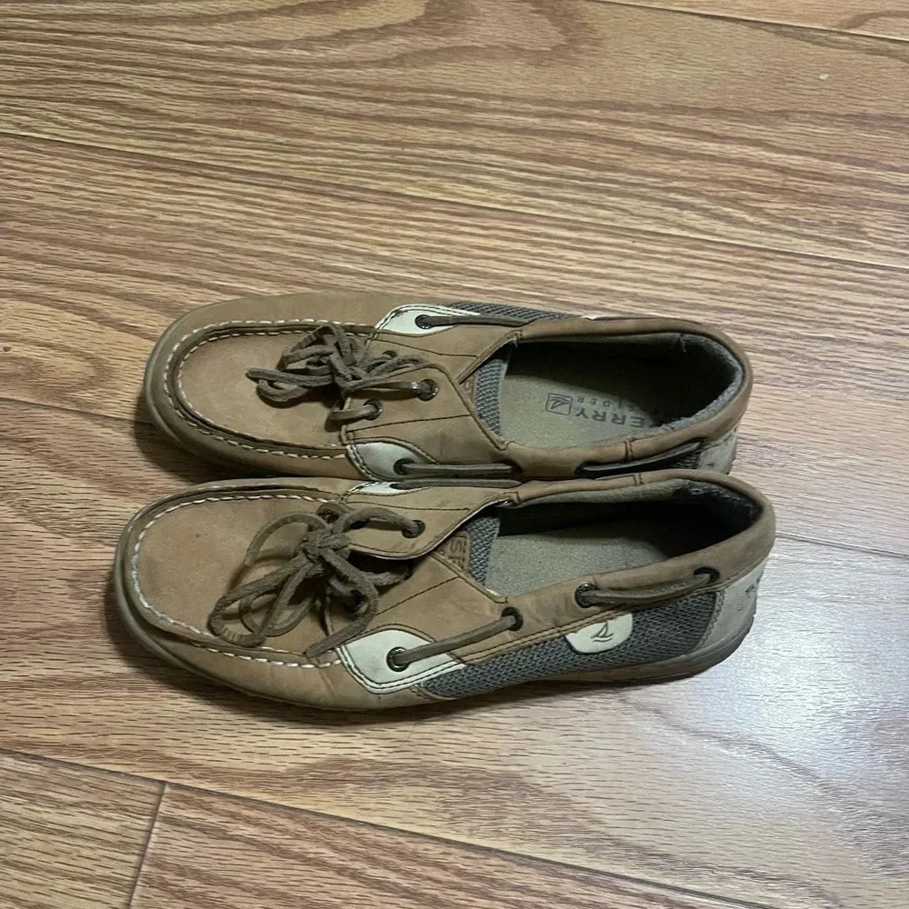 Sperry Boat Shoes 5.5